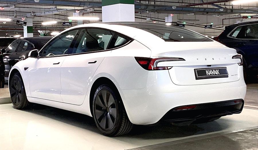 Tesla Model 3 LONG RANGE DUAL MOTOR Sedan 2025