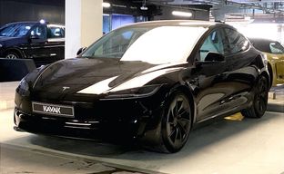 Tesla • Model 3