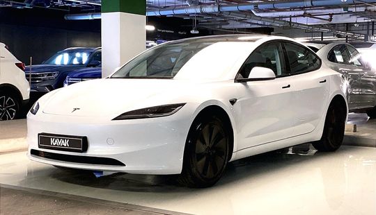 Tesla • Model 3
