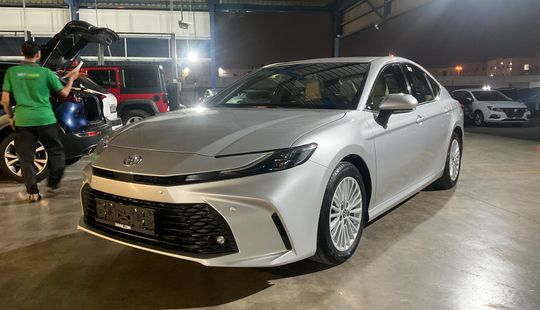 Toyota • Camry