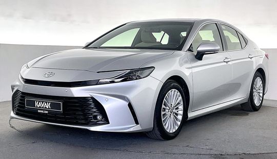 Toyota • Camry