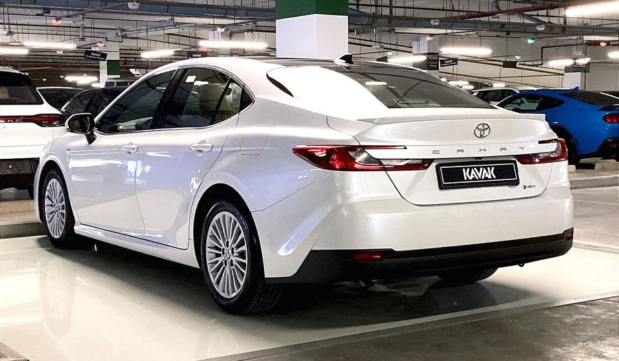 Toyota Camry XLE Sedan 2025