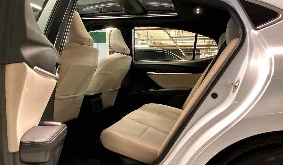 Toyota Camry XLE Sedan 2025