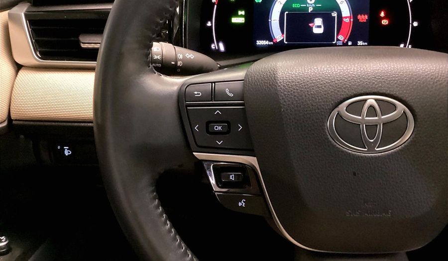 Toyota Camry XLE Sedan 2025