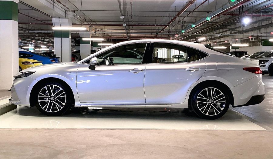 Toyota Camry LIMITED Sedan 2025