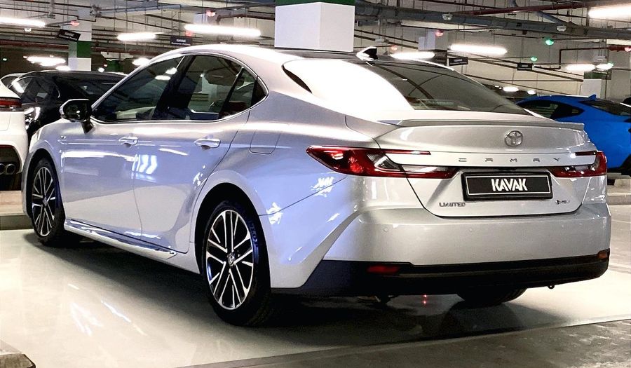 Toyota Camry LIMITED Sedan 2025
