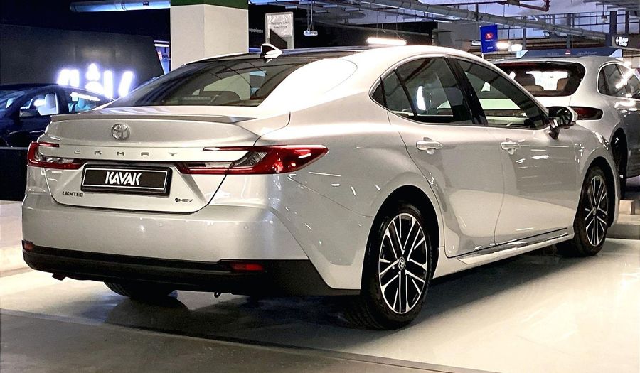 Toyota Camry LIMITED Sedan 2025