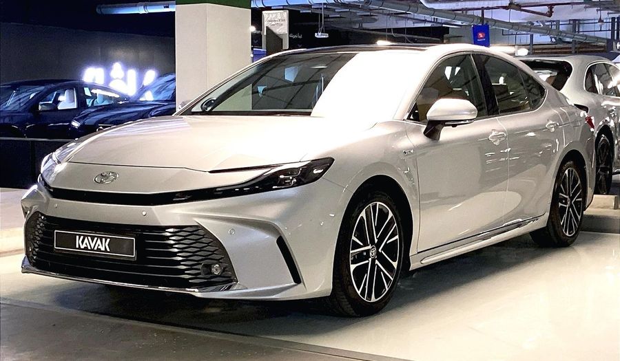 Toyota Camry LIMITED Sedan 2025