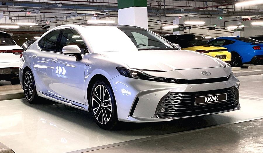 Toyota Camry LIMITED Sedan 2025