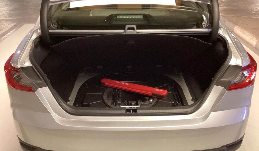 Toyota Camry LIMITED Sedan 2025