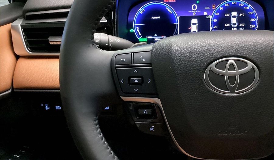 Toyota Camry LIMITED Sedan 2025