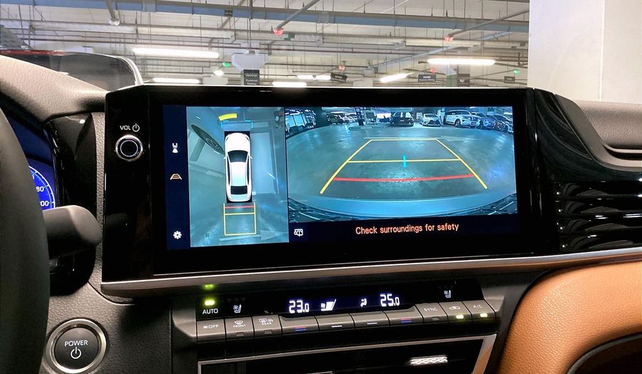 Toyota Camry LIMITED Sedan 2025