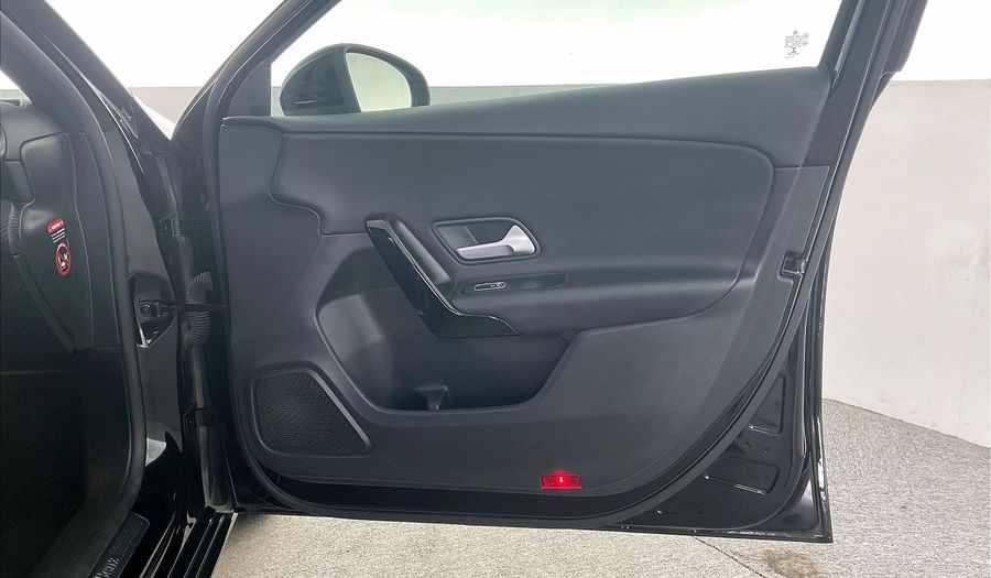 Mercedes Benz A 200 STANDARD Sedan 2020