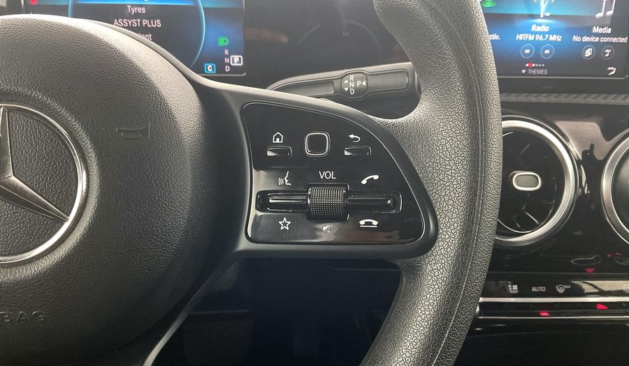 Mercedes Benz A 200 STANDARD Sedan 2020