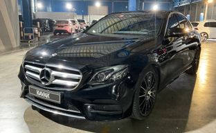 Mercedes Benz • E 300