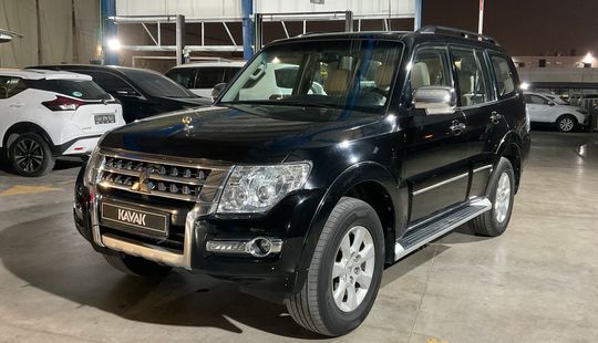 Mitsubishi • Pajero
