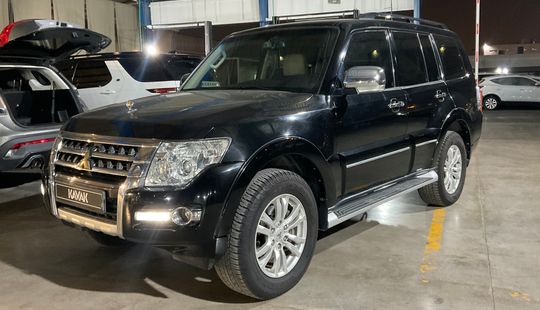 Mitsubishi • Pajero