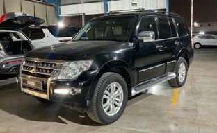 Mitsubishi • Pajero