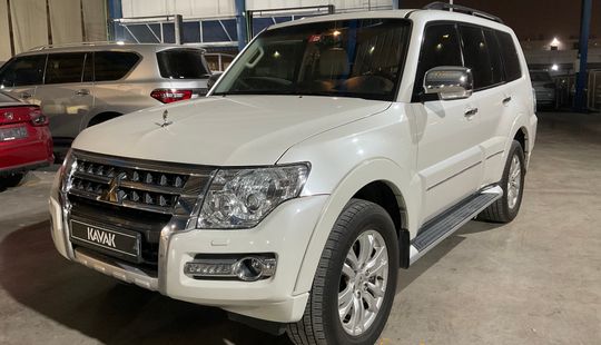 Mitsubishi • Pajero