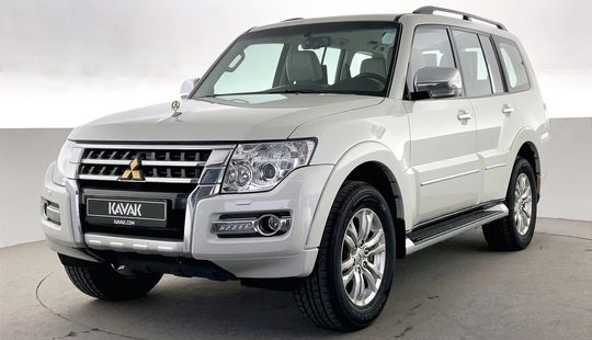 Mitsubishi • Pajero