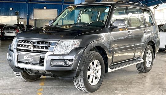 Mitsubishi • Pajero