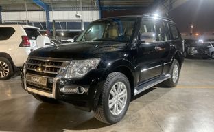 Mitsubishi • Pajero