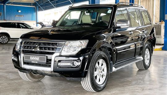 Mitsubishi • Pajero