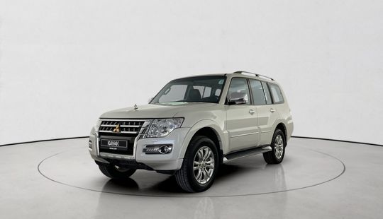 Mitsubishi • Pajero