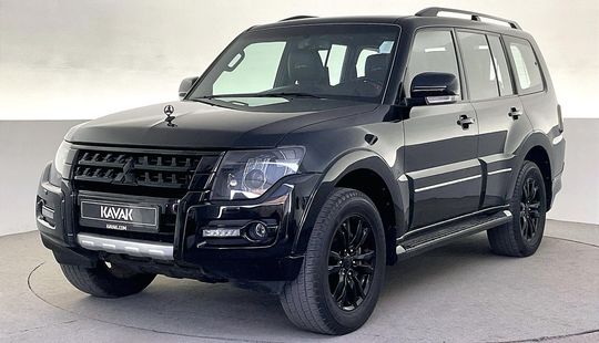 Mitsubishi • Pajero