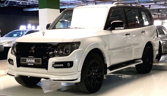 Mitsubishi • Pajero