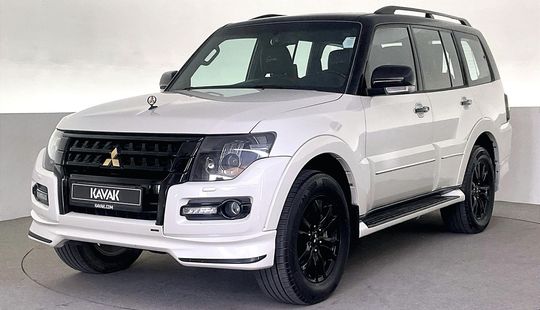Mitsubishi • Pajero