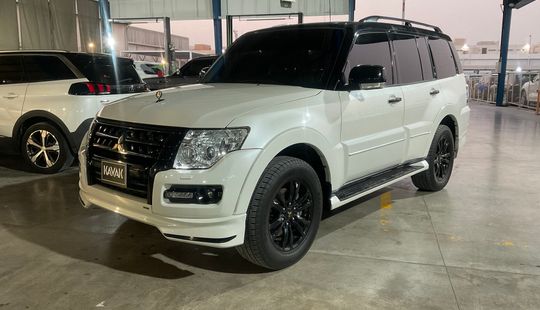 Mitsubishi • Pajero