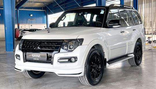 Mitsubishi • Pajero