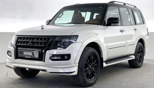 Mitsubishi • Pajero