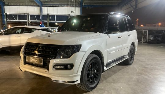 ميتسوبيشي باجيرو Signature Edition-2020