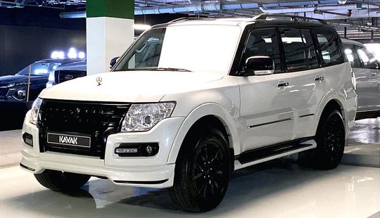 Mitsubishi • Pajero