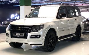 Mitsubishi • Pajero