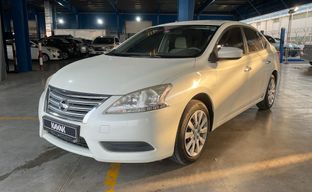 Nissan • Sentra