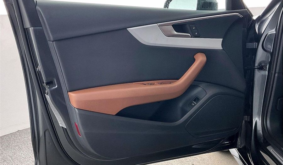 Audi A4 35 TFSI S-LINE Sedan 2020