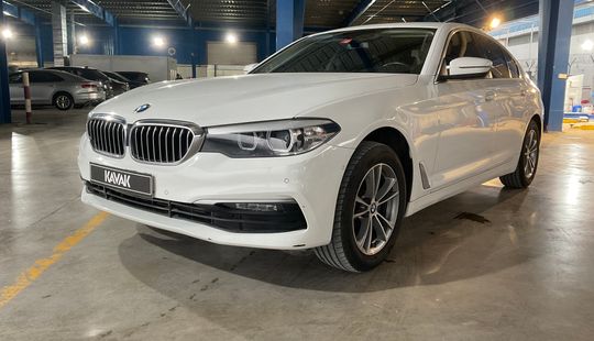 BMW • 520i
