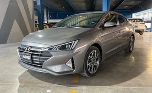 Hyundai • Elantra