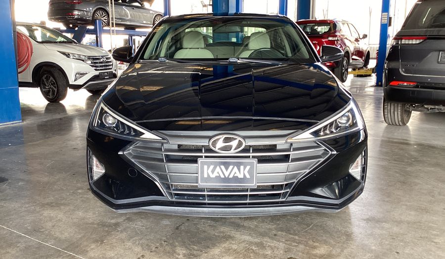 Hyundai Elantra COMFORT Sedan 2020