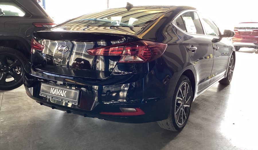 Hyundai Elantra COMFORT Sedan 2020