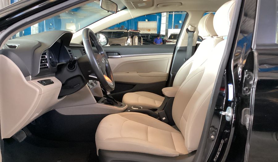 Hyundai Elantra COMFORT Sedan 2020