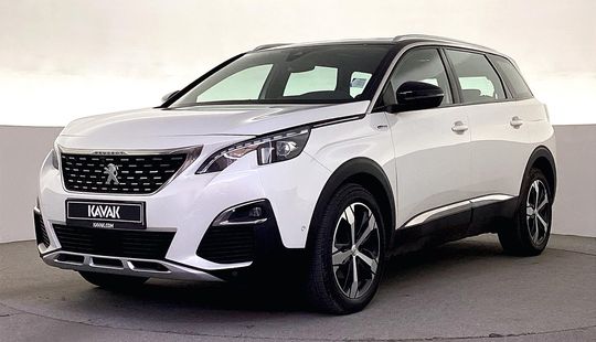 Peugeot • 5008