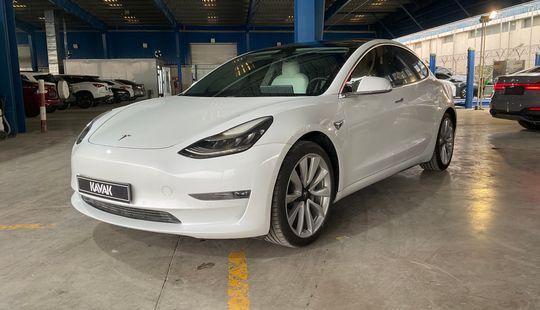 Tesla • Model 3