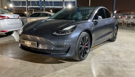 Tesla • Model 3