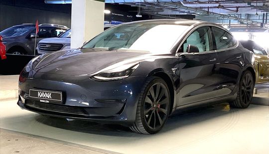 Tesla • Model 3