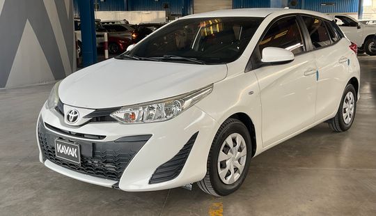 Toyota Yaris SE / E-2020