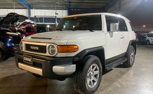Toyota • FJ Cruiser